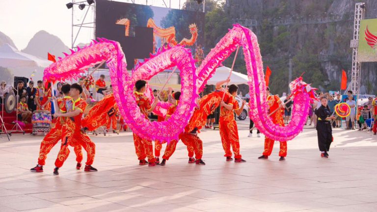 Liên hoan Lân Sư Rồng – Hạ Long: Âm Vang Trống Hội, Sắc Màu Rực Rỡ Phố Biển